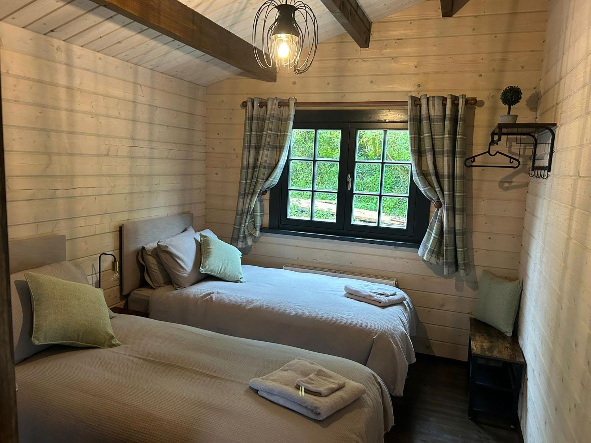 Little Rock Retreat Log Cabin With Hot Tub Castletown Gheoghegan Extérieur photo